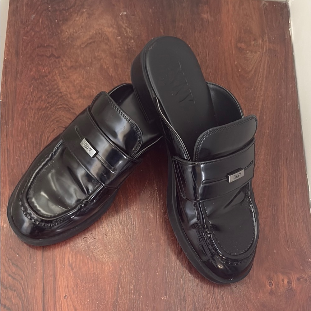 Dkny Black Flats with Polished Leather and Open Heel